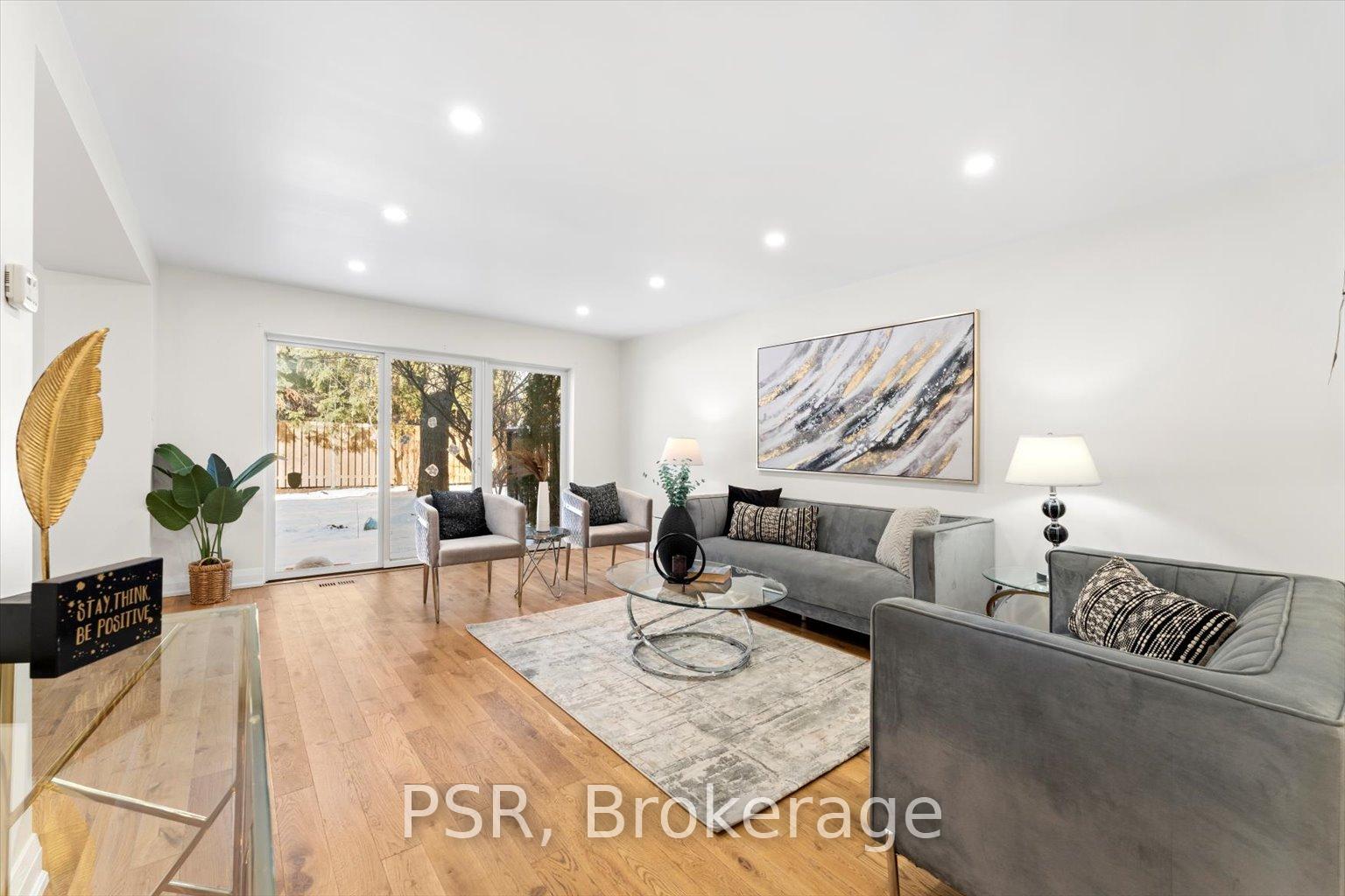 4 Bedrooms Condo at 42 Crimson Millway, Toronto For sale
