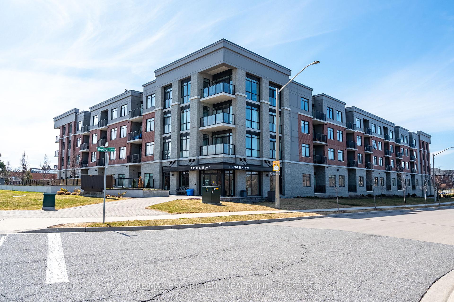 2 Bedrooms Condo at 1 Redfern, Hamilton For sale