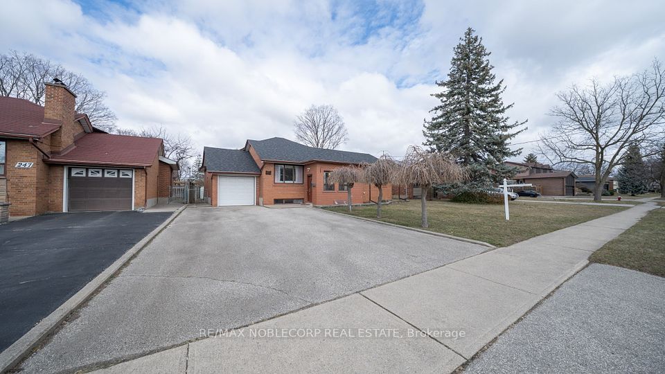 253 McGill