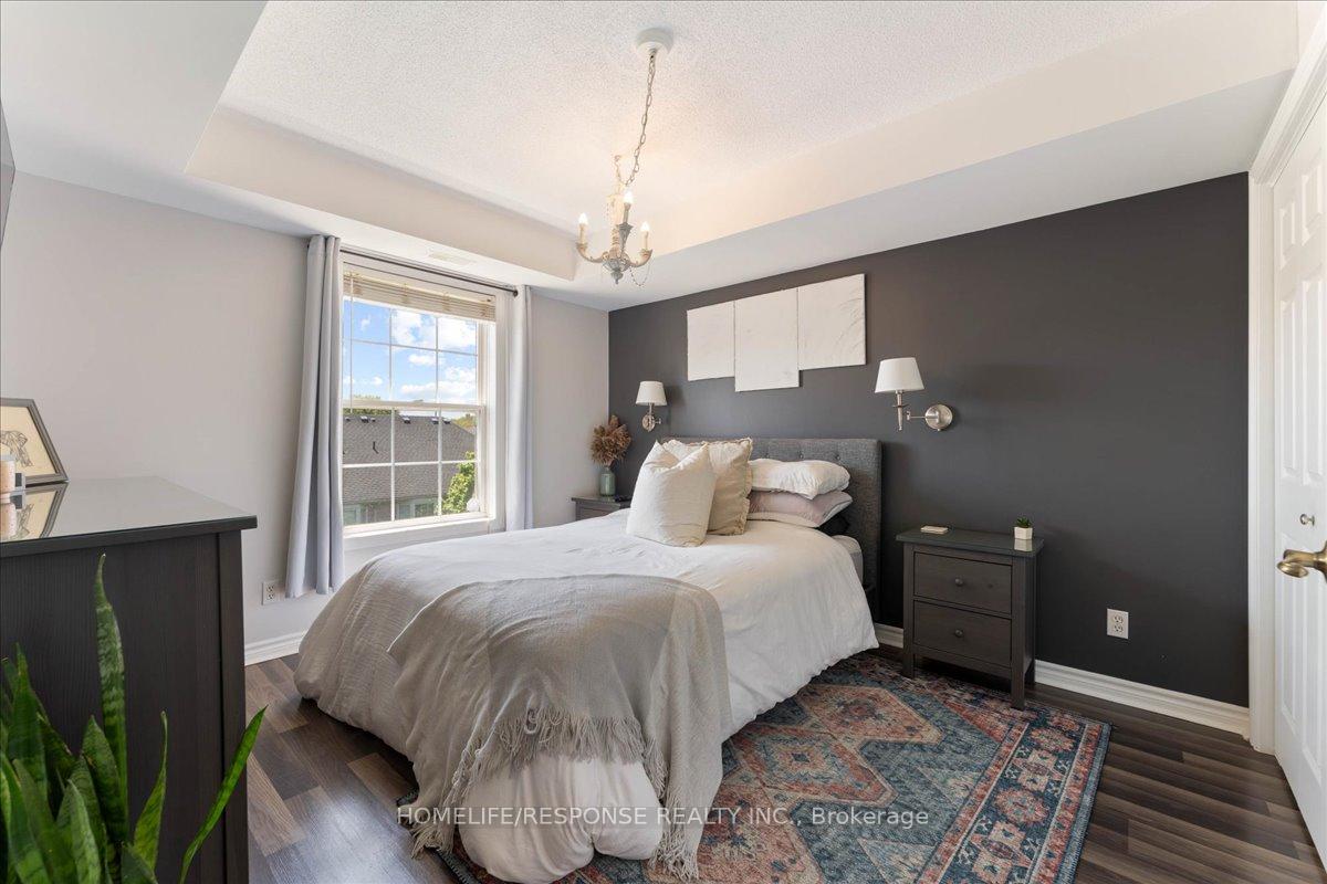 2 Bedrooms Condo at 1820 Walker’s, Burlington For sale
