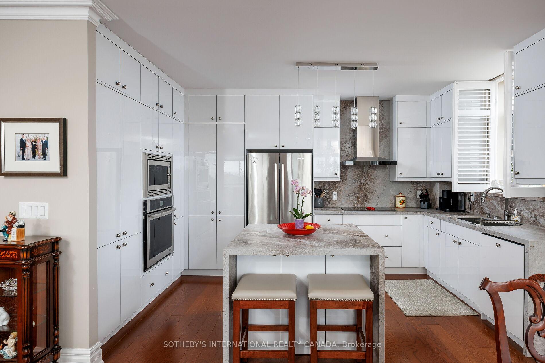 2 Bedrooms Condo at 935 Royal York, Toronto For sale