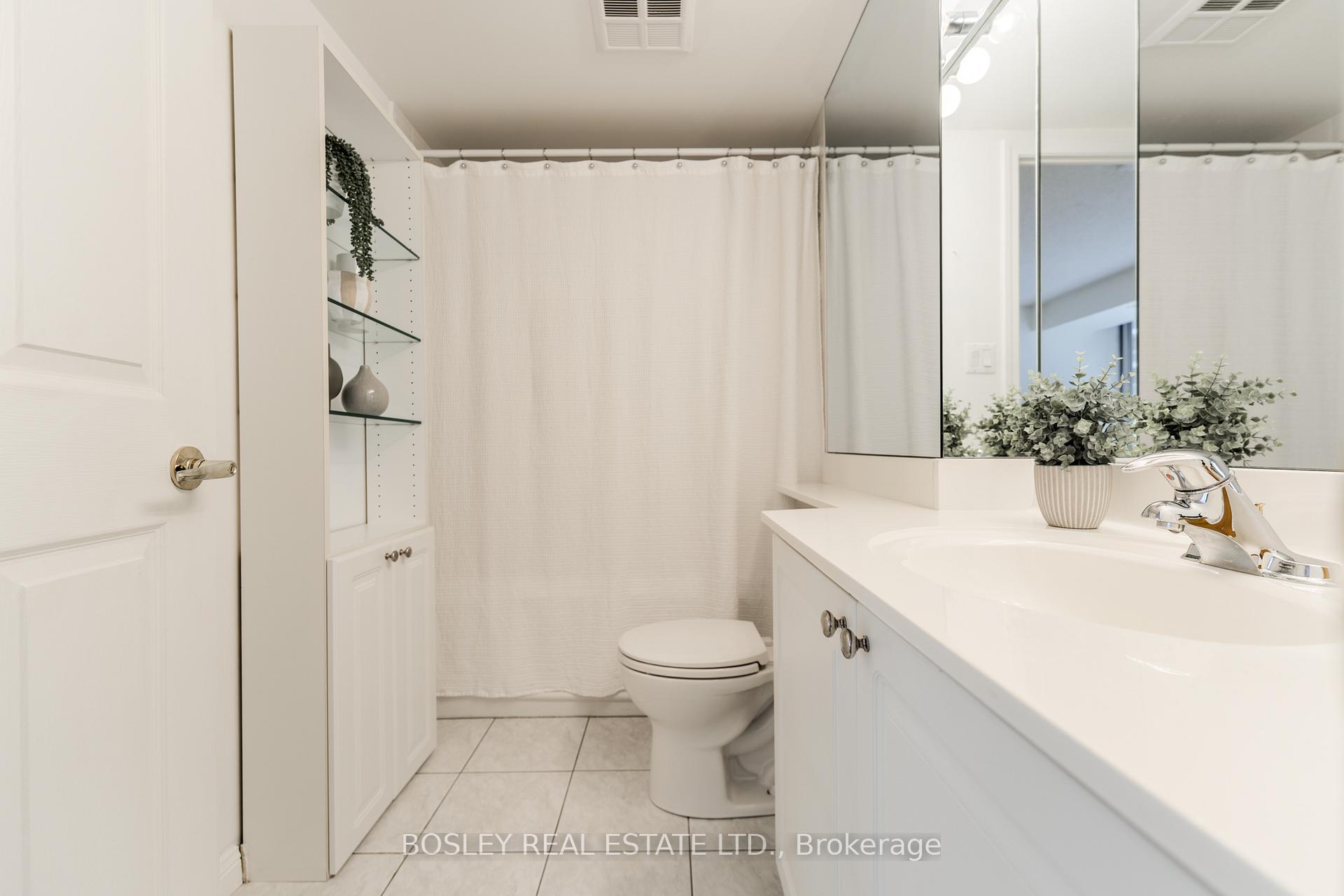 2 Bedrooms Condo at 188 Redpath, Toronto For sale