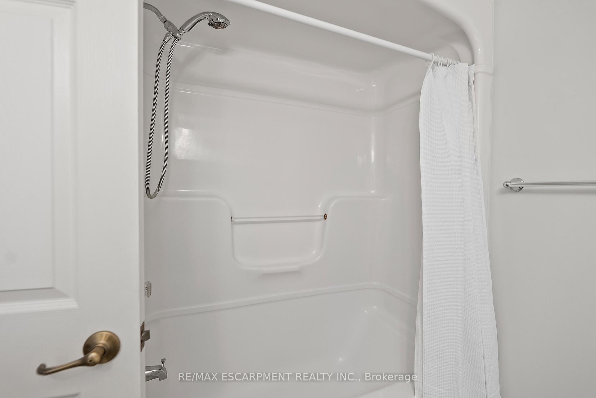 1 Bedroom Condo at 1810 Walker’s, Burlington For sale