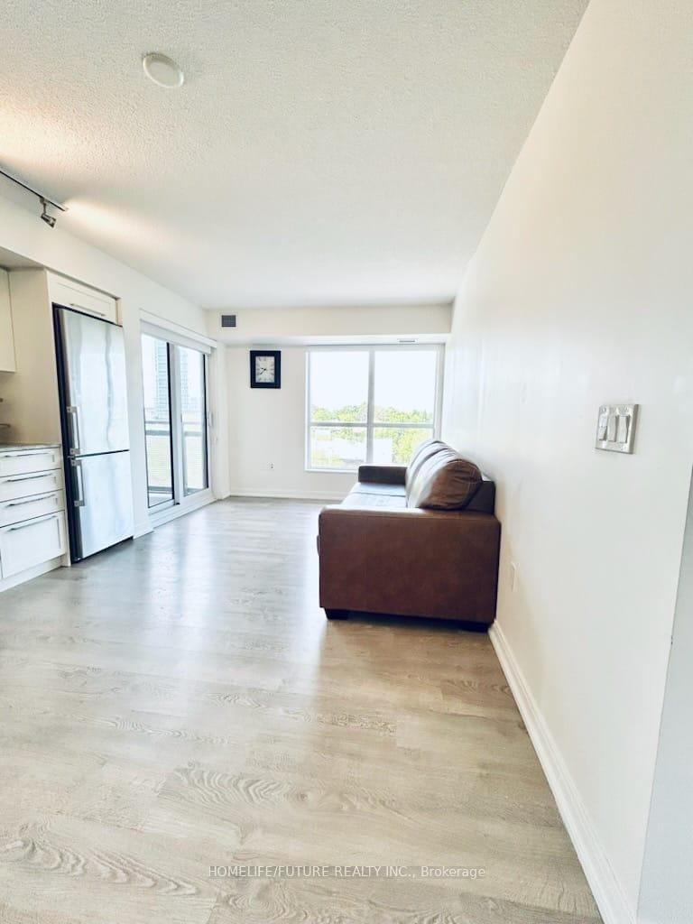 2 Bedrooms Condo at 275 Village Green, Toronto For sale