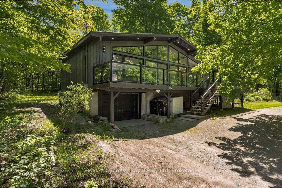 1745 Twin Oaks