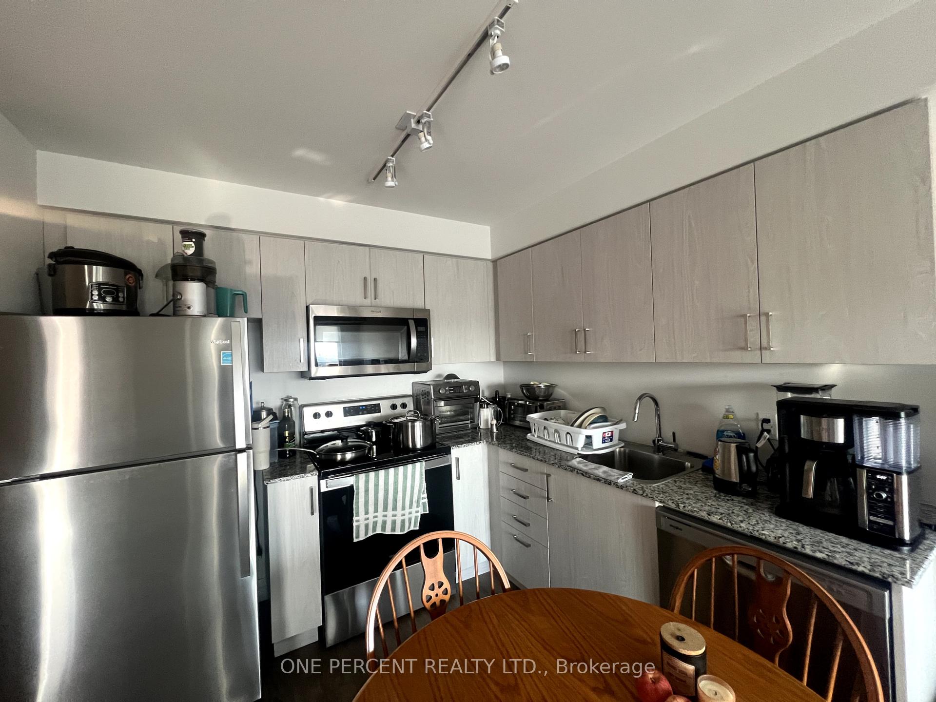 2 Bedrooms Condo at 20 Meadowglen, Toronto For sale