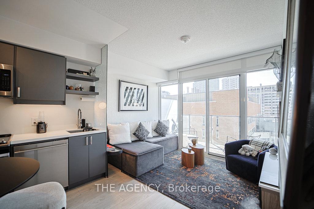 1 Bedroom Condo at 50 Wellesley, Toronto For sale