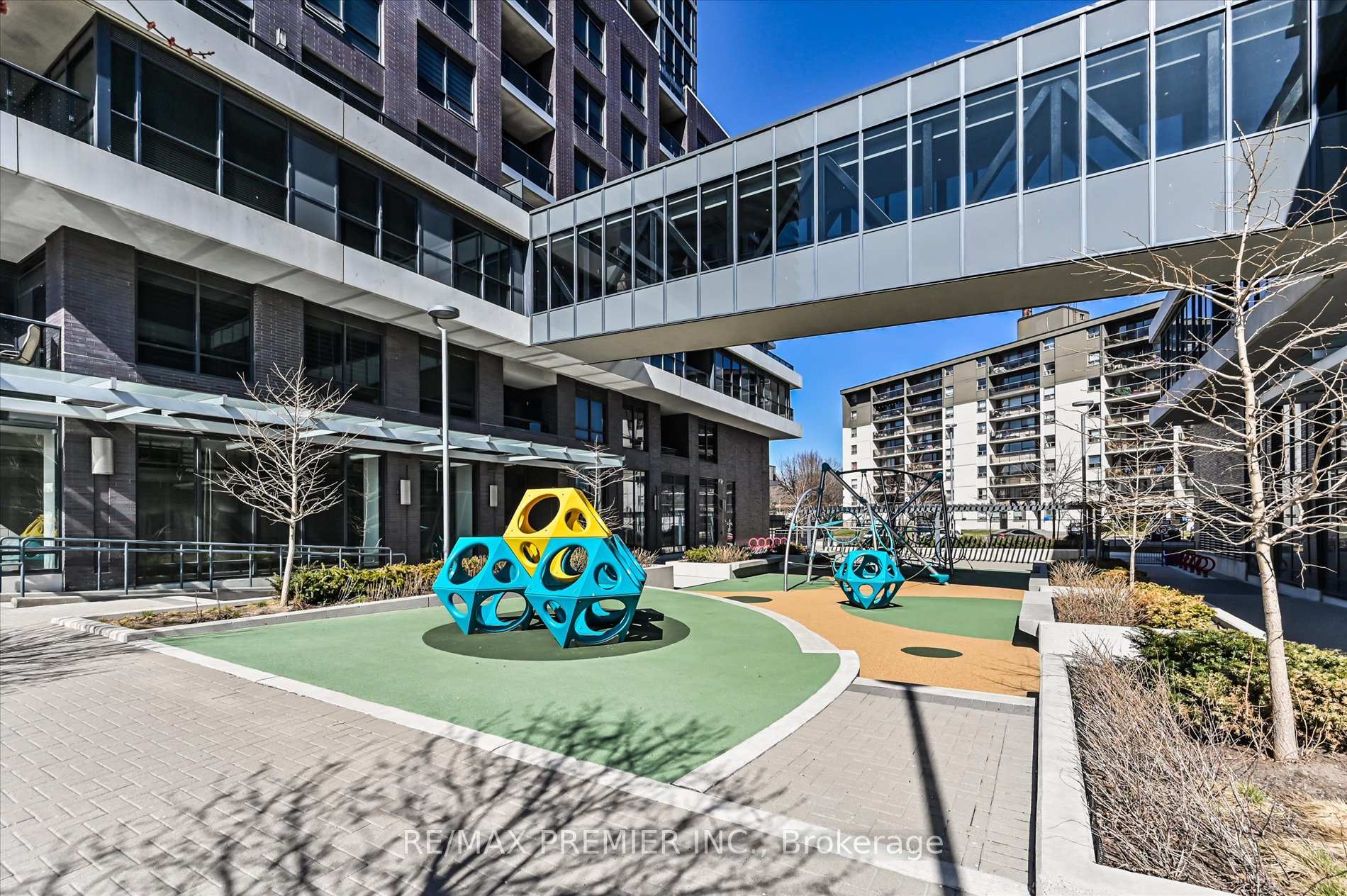 2 Bedrooms Condo at 30 Gibbs,  Toronto For sale