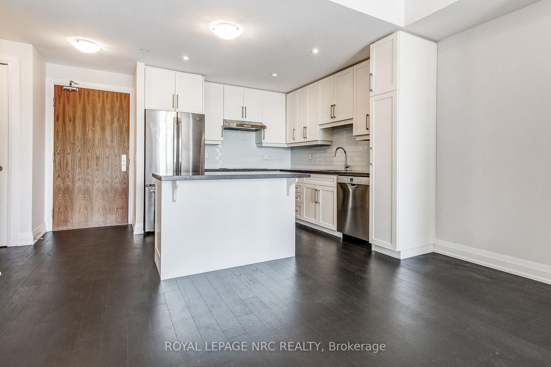 2 Bedrooms Condo at 2025 Maria, Burlington For sale