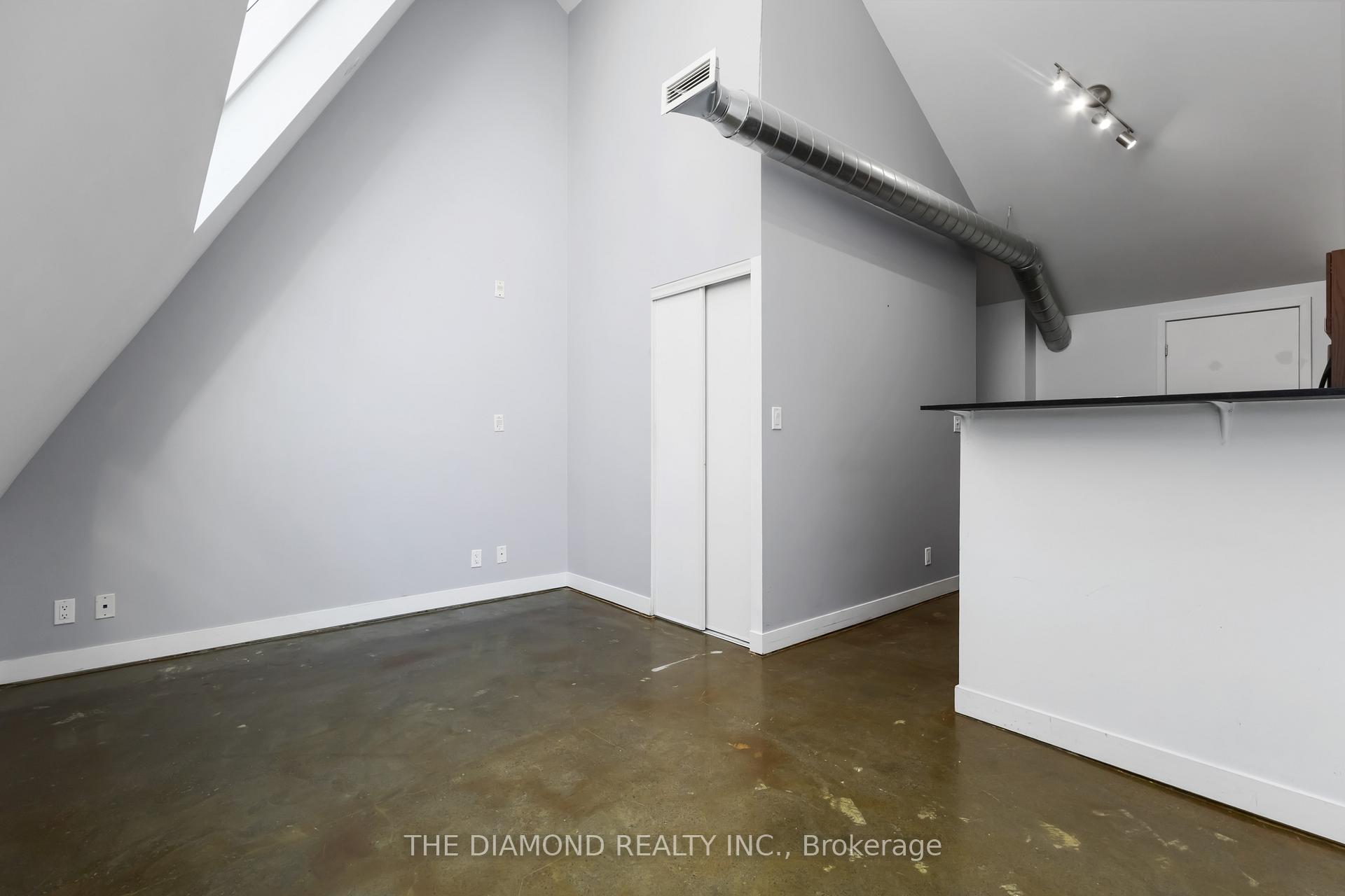 2 Bedrooms Condo at 201 Carlaw, Toronto For sale