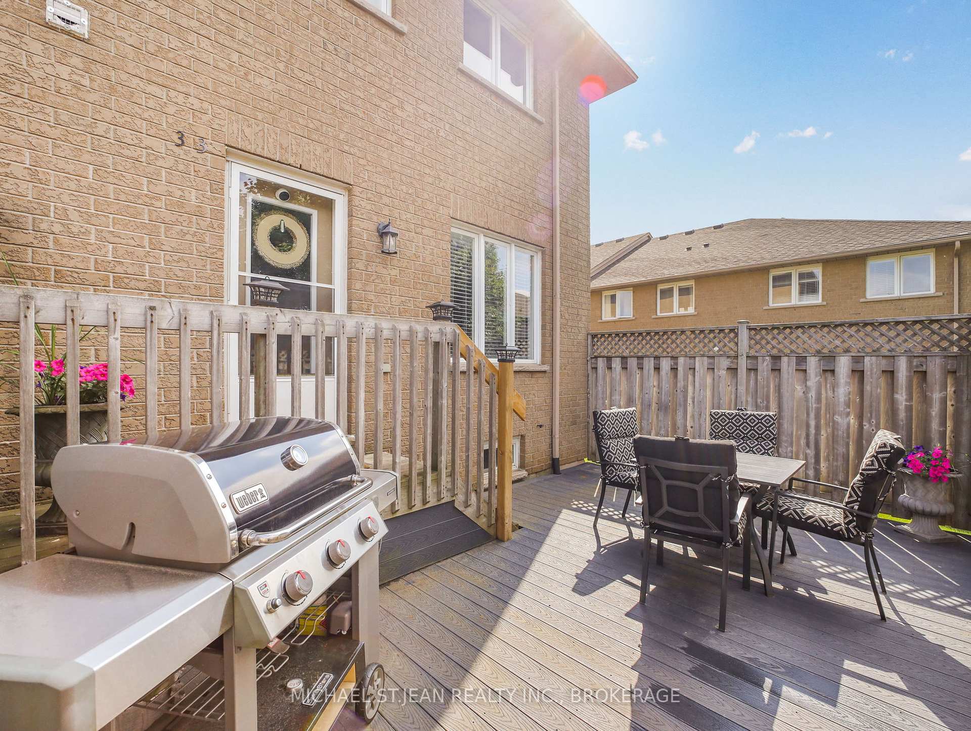 3 Bedrooms Condo at 1889 Upper Wentworth, Hamilton For sale
