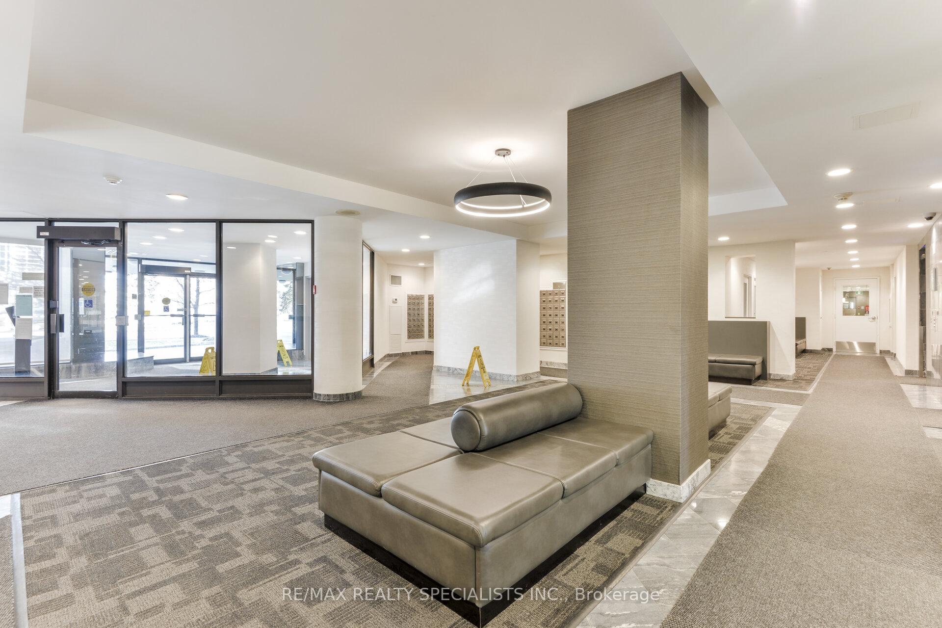 3 Bedrooms Co-op at 350 Webb, Mississauga For sale