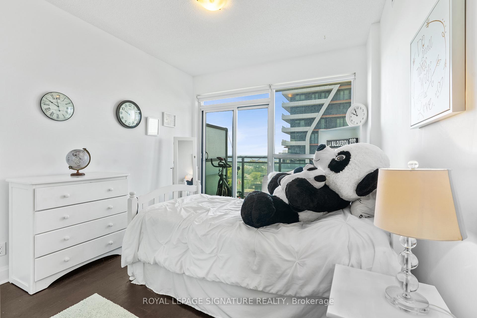 2 Bedrooms Condo at 33 Shore Breeze, Toronto For sale
