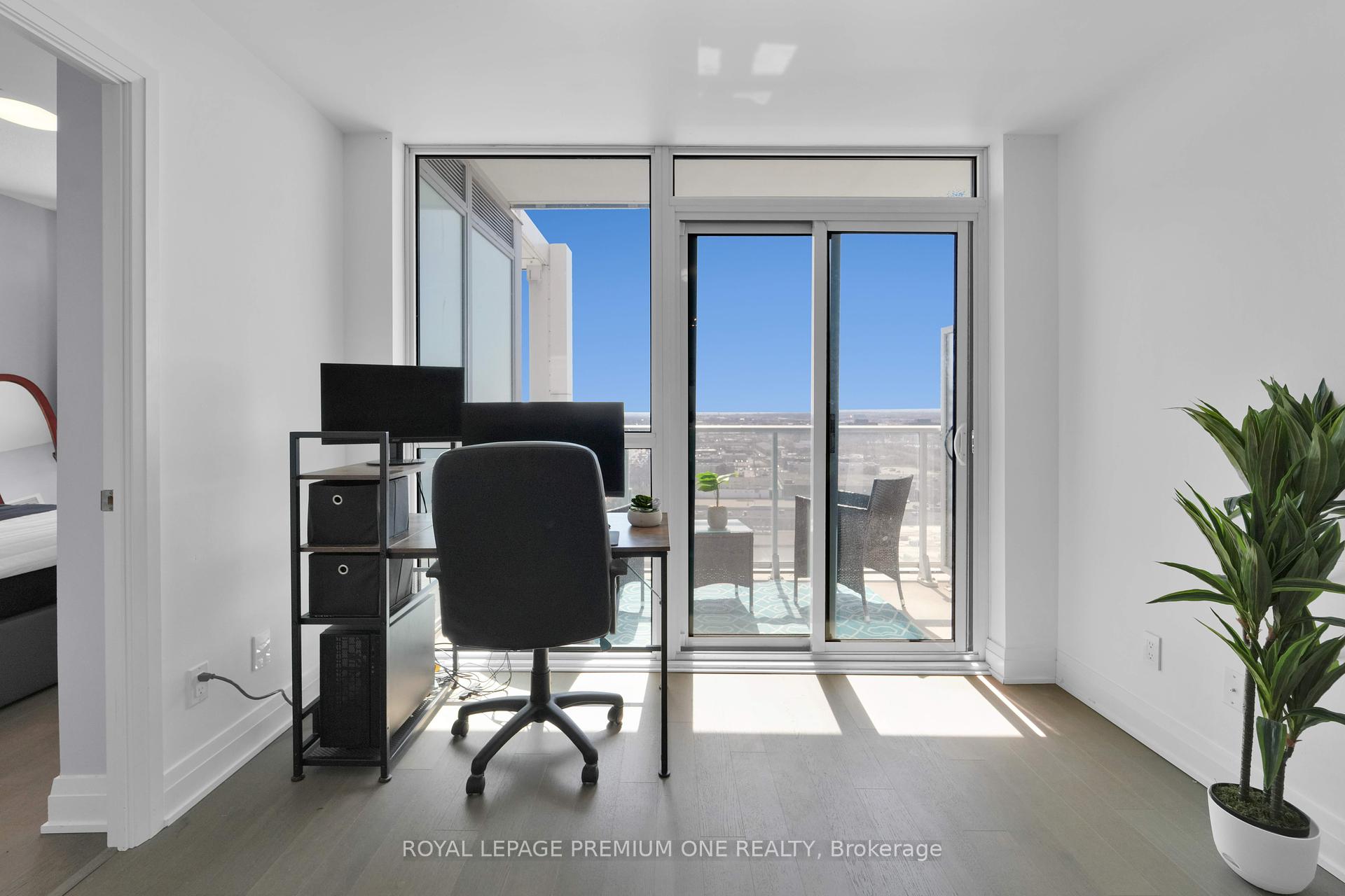 1 Bedroom Condo at 55 Speers, Oakville For sale