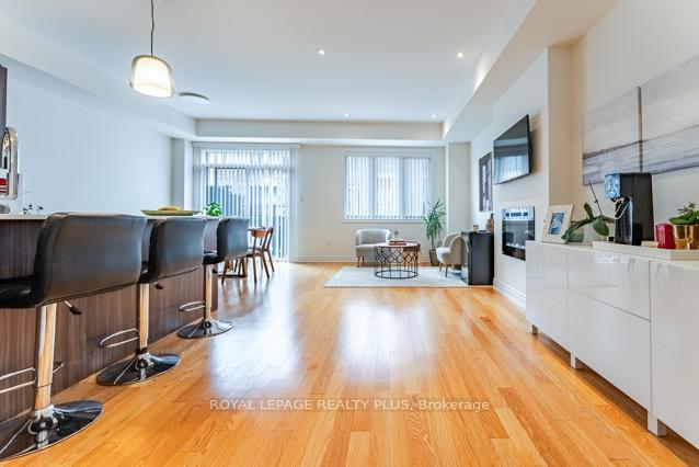 #156 – 12 Edward Horton Crescent, Toronto, ON M8Z 0E5