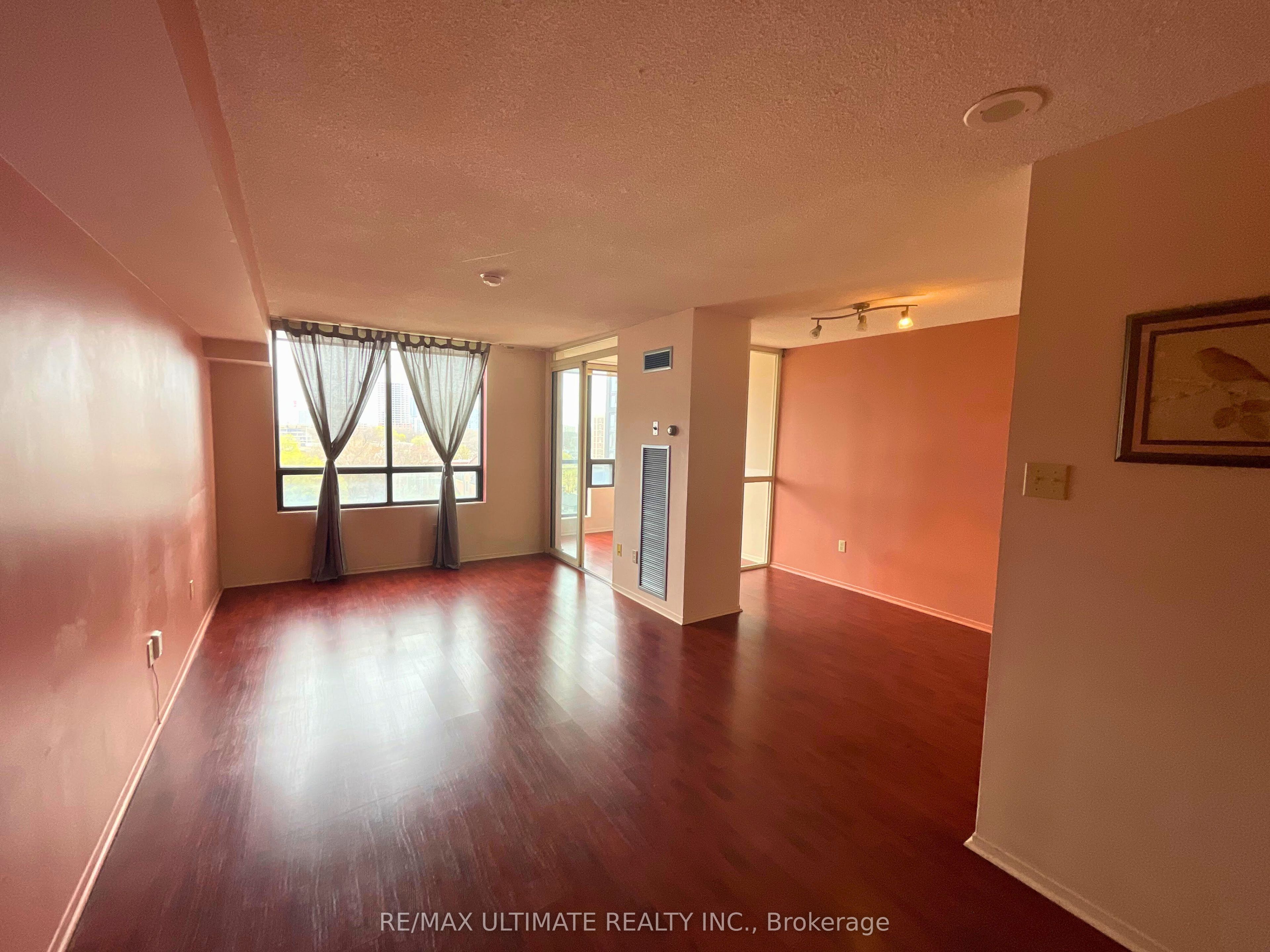 117 Gerrard Street E, #804