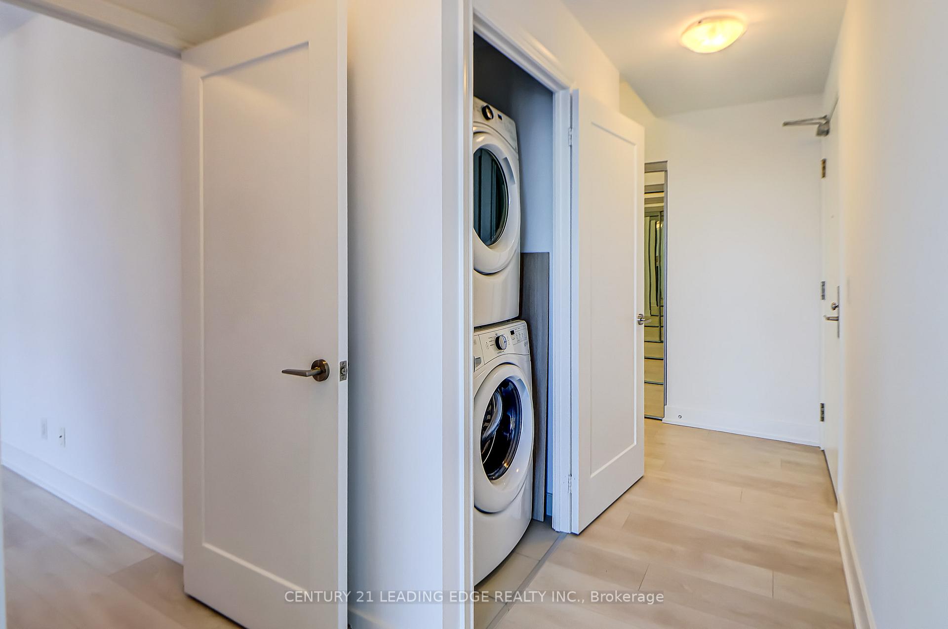 3 Bedrooms Condo at 318 Richmond,  Toronto For sale