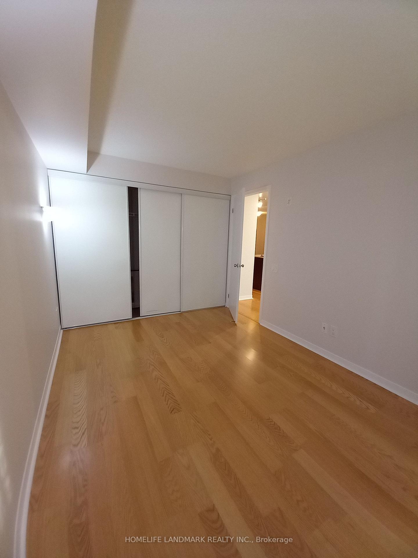 2 Bedrooms Condo at 1050 The Queensway, Toronto For sale