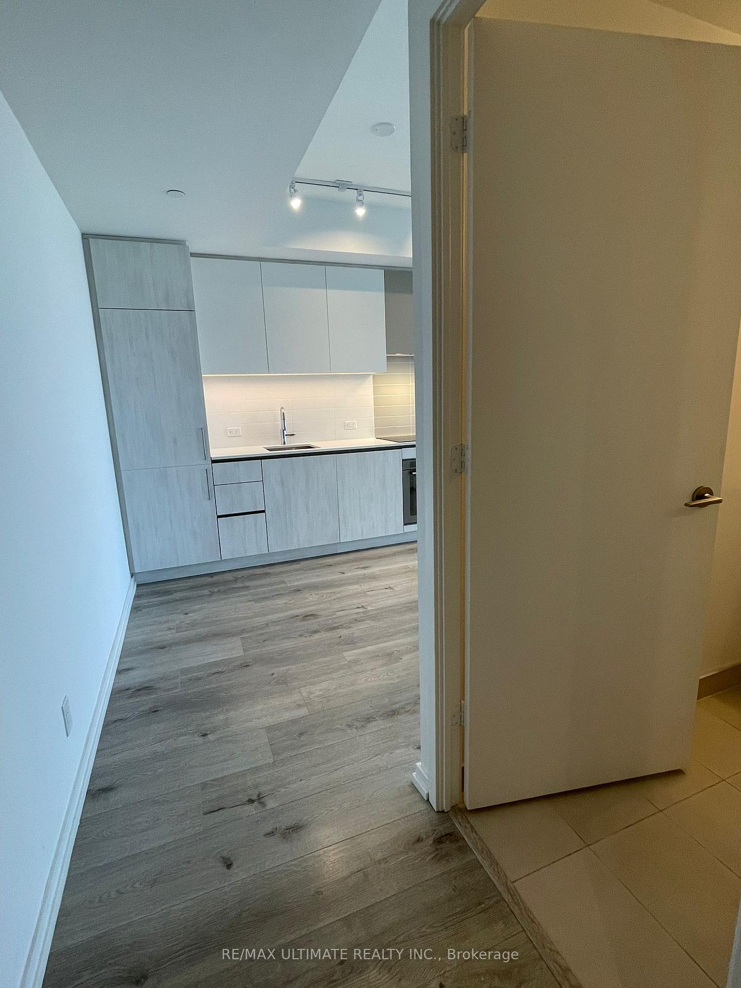 1 Bedroom Condo at 1000 Portage, Vaughan For sale