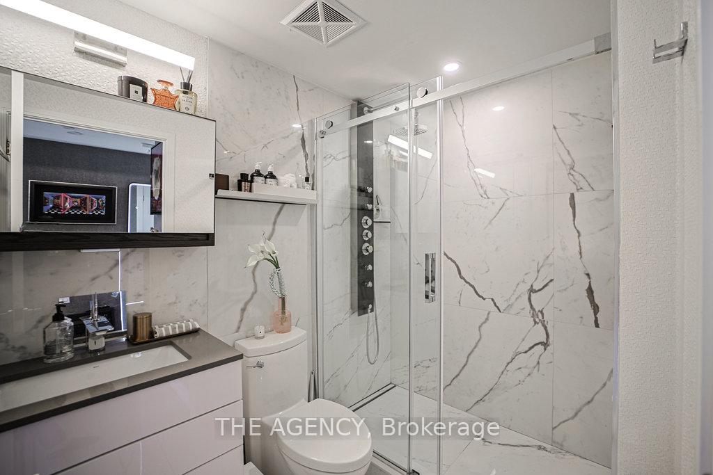 2 Bedrooms Condo at 50 Wellesley, Toronto For sale