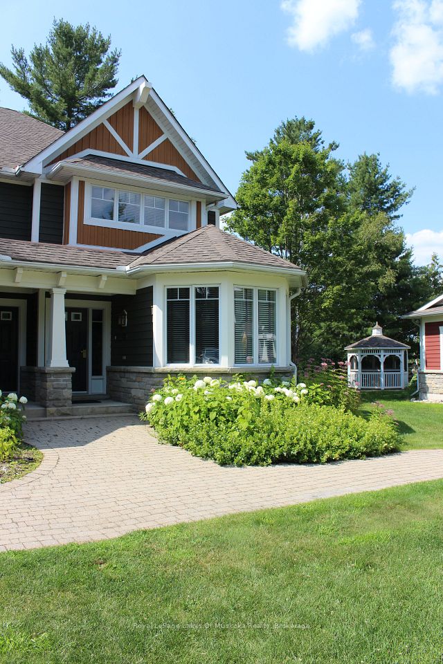 1020 Birch Glen