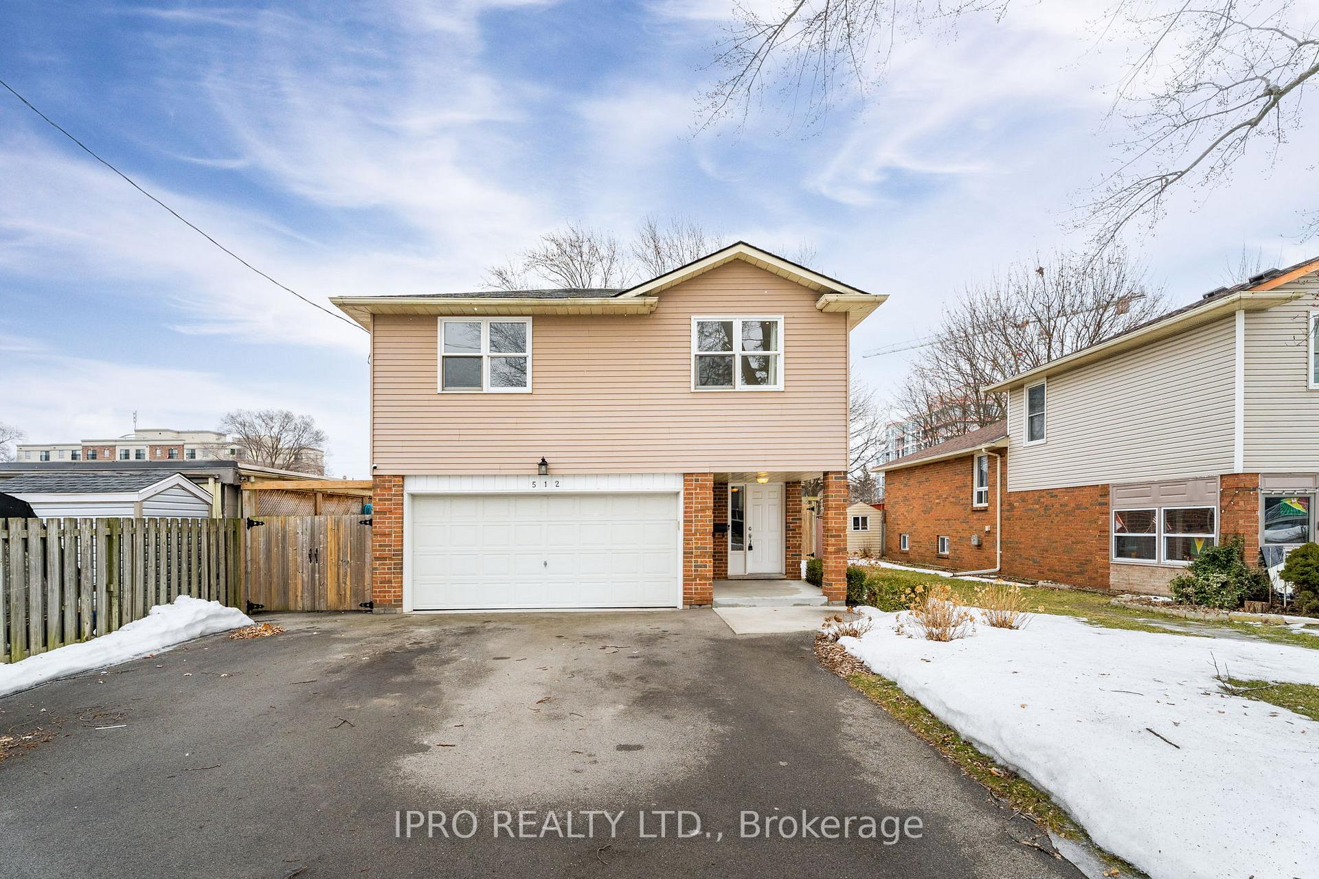 512 Mary Street, Burlington, ON L7T 2V3
