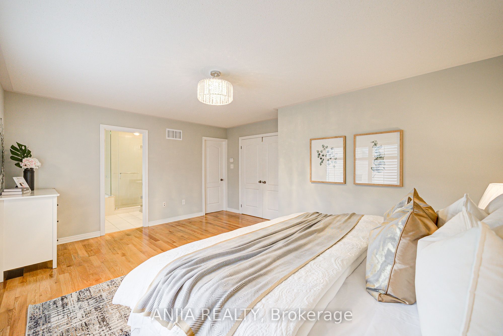9 Desjardin Drive