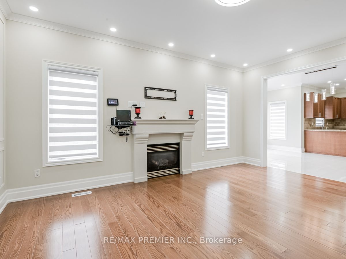 37 Colombo Crescent