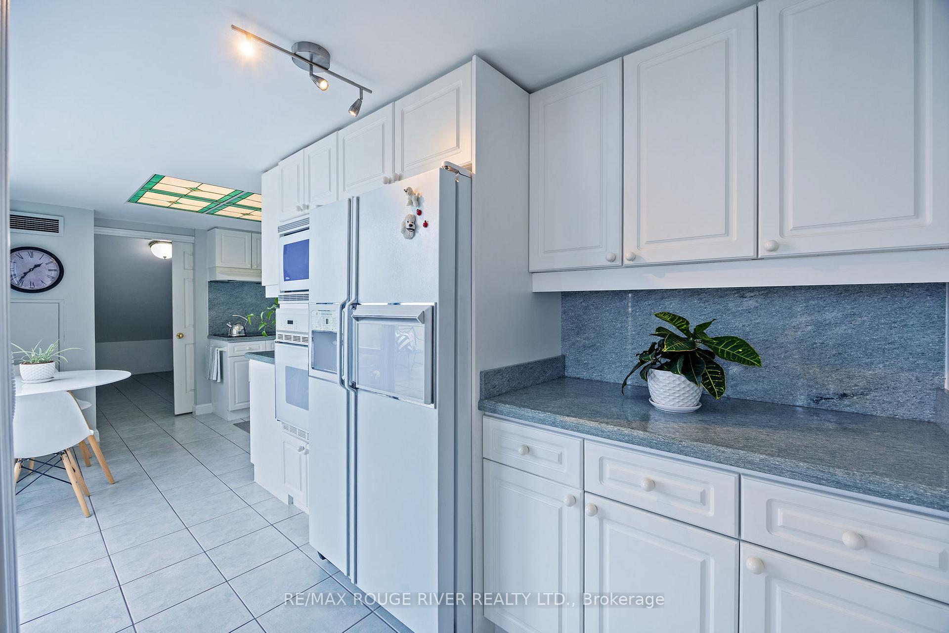 3 Bedrooms Condo at 101 Subway, Toronto For sale