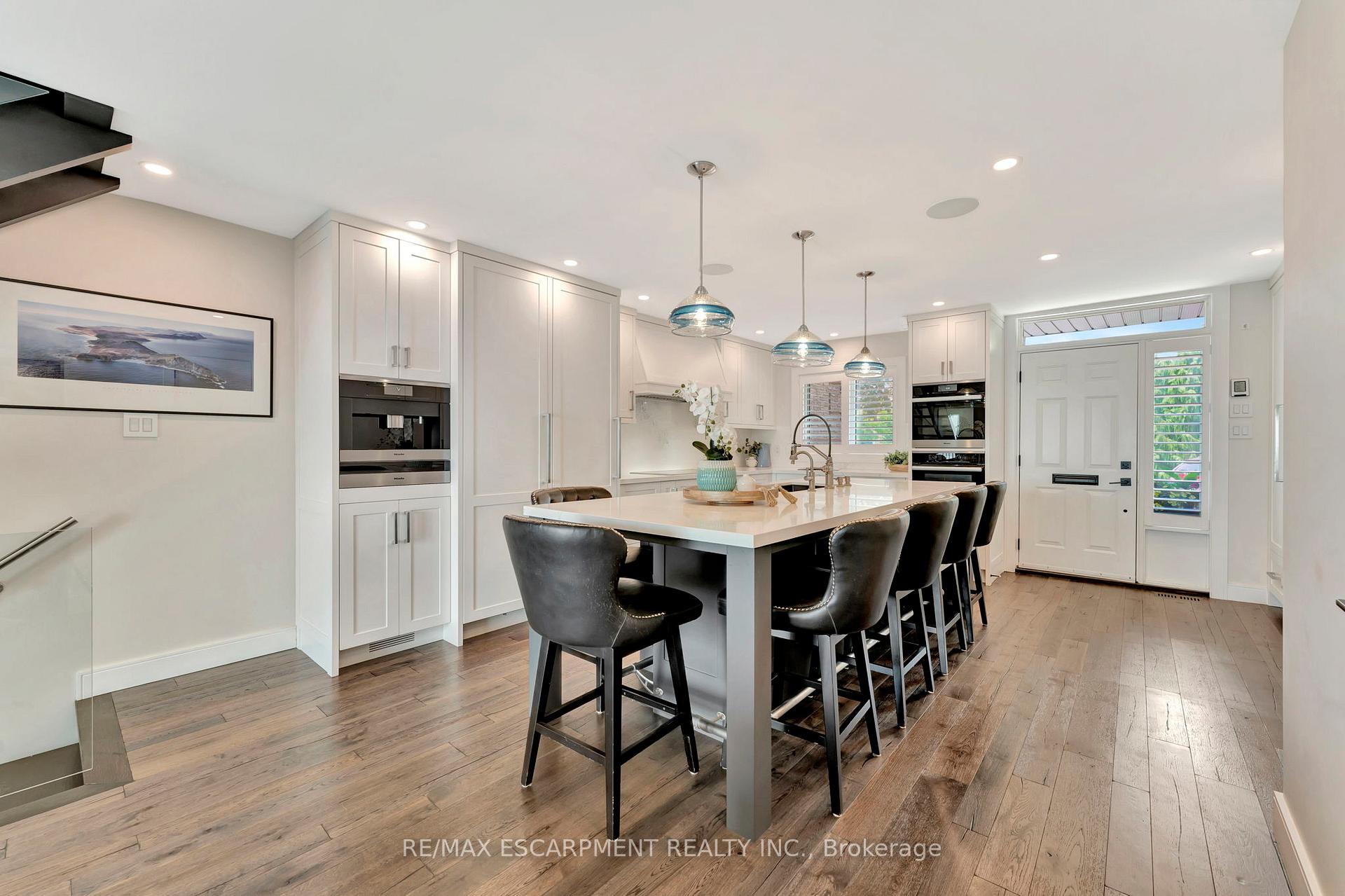 1 Bedroom Condo at 2136 Old Lakeshore, Burlington For sale