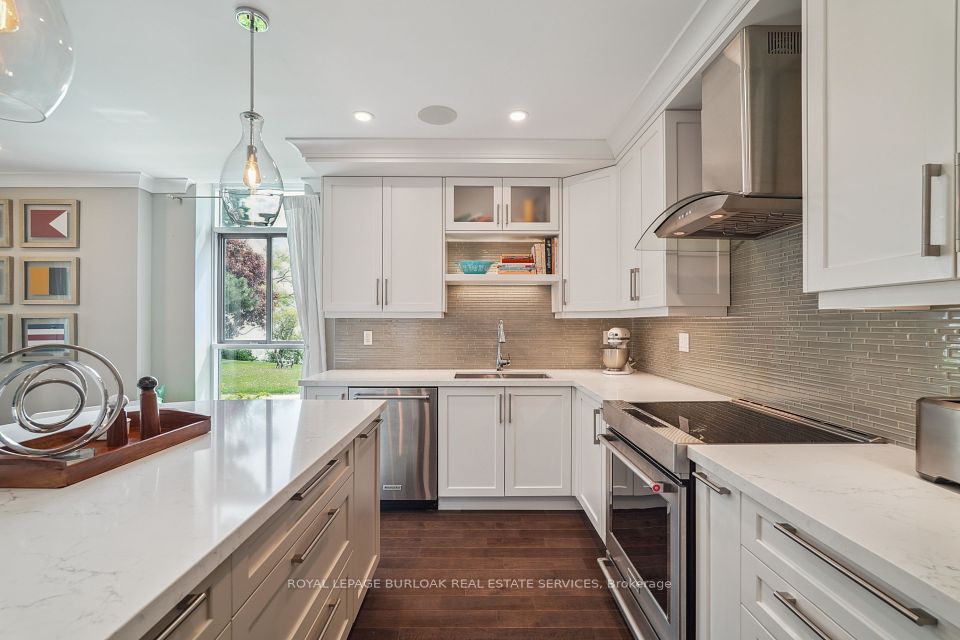 5250 Lakeshore Road
