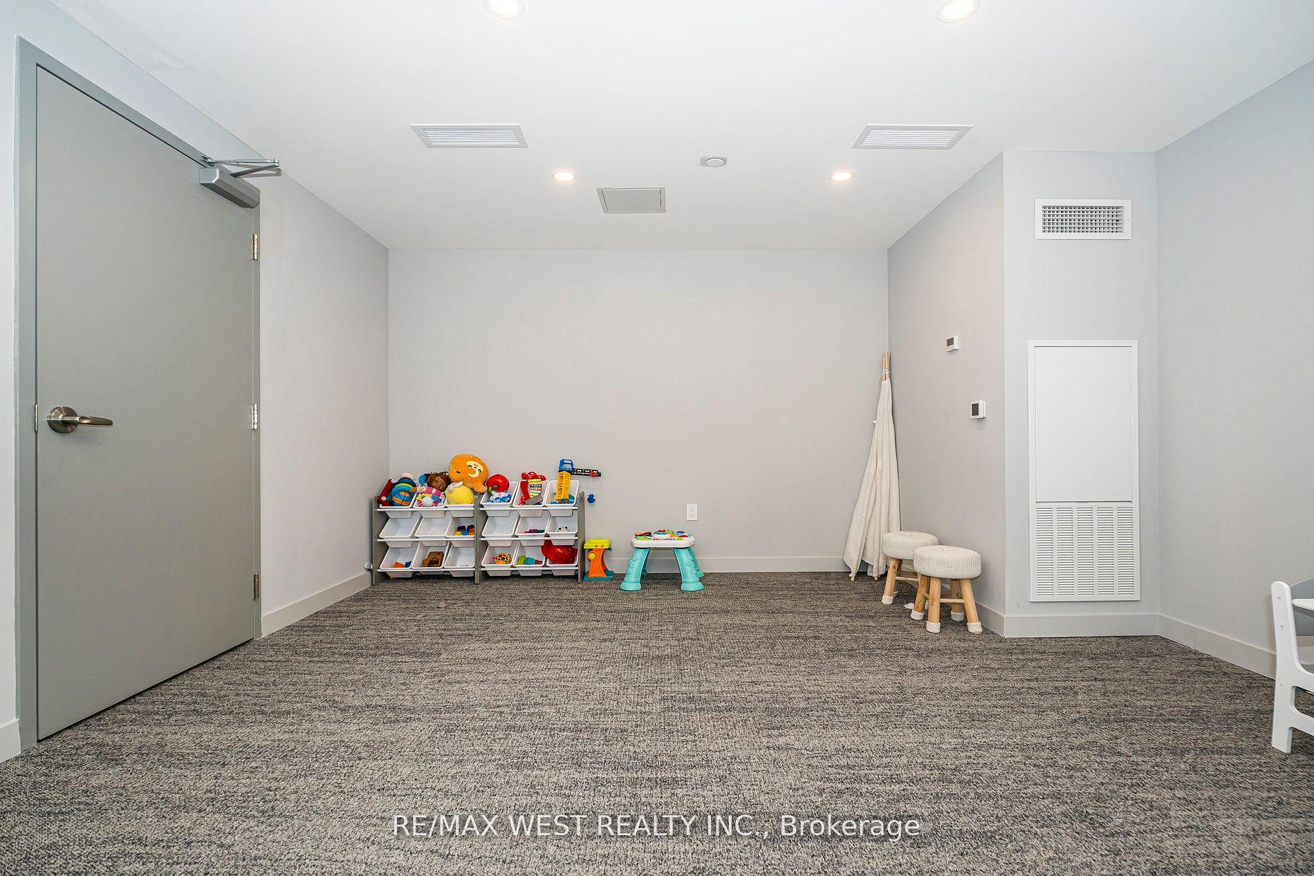 2 Bedrooms Condo at 859 The Queensway, Toronto For sale