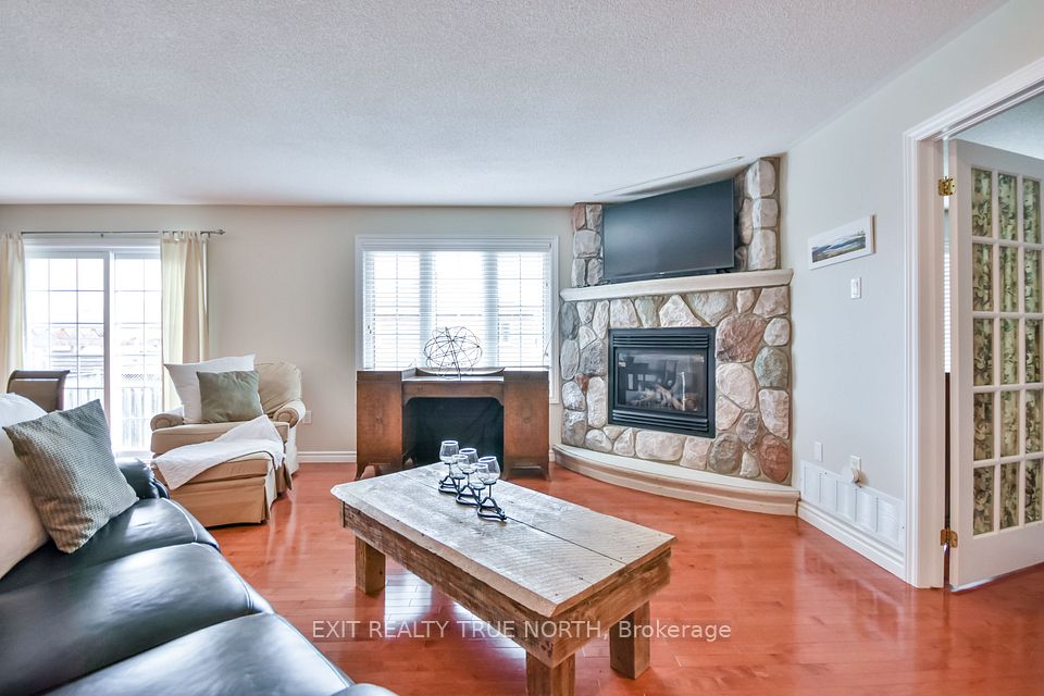44 Graham Street, Springwater, ON L0L 1P0