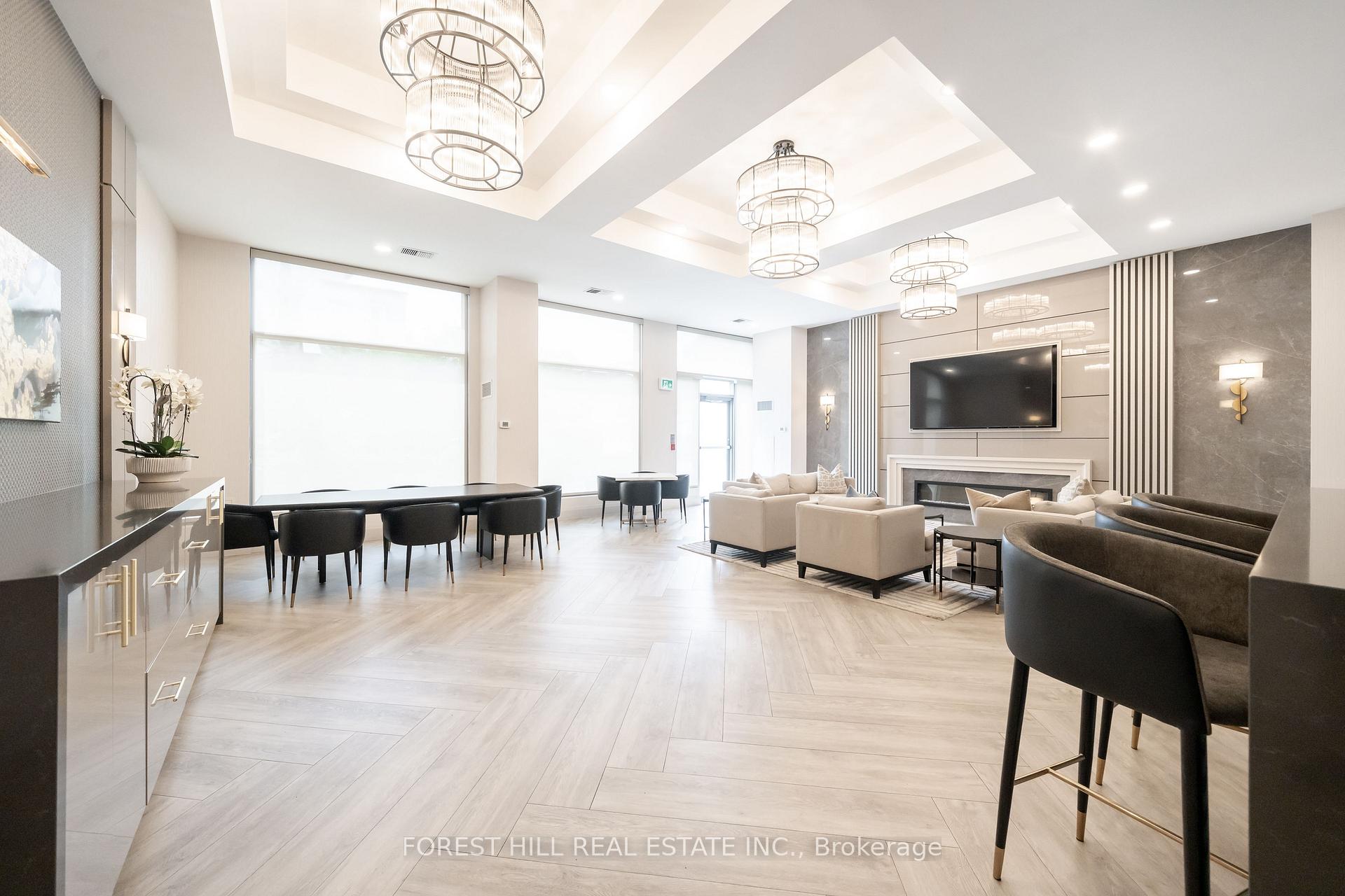 3 Bedrooms Condo at 1 Balmoral, Toronto For sale