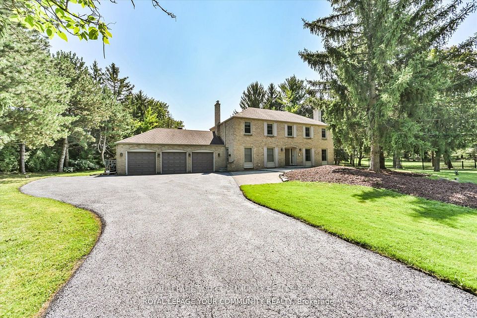 7 Skyview Lane, Aurora, ON L4G 6W5