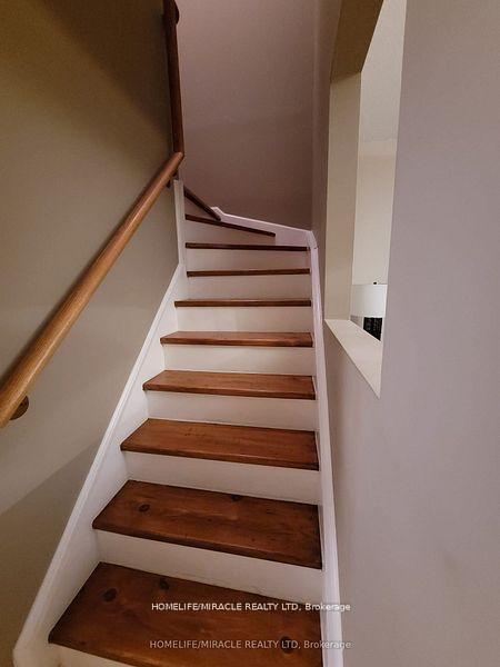 4 Bedrooms Condo at 22 Exchequer, Toronto For sale