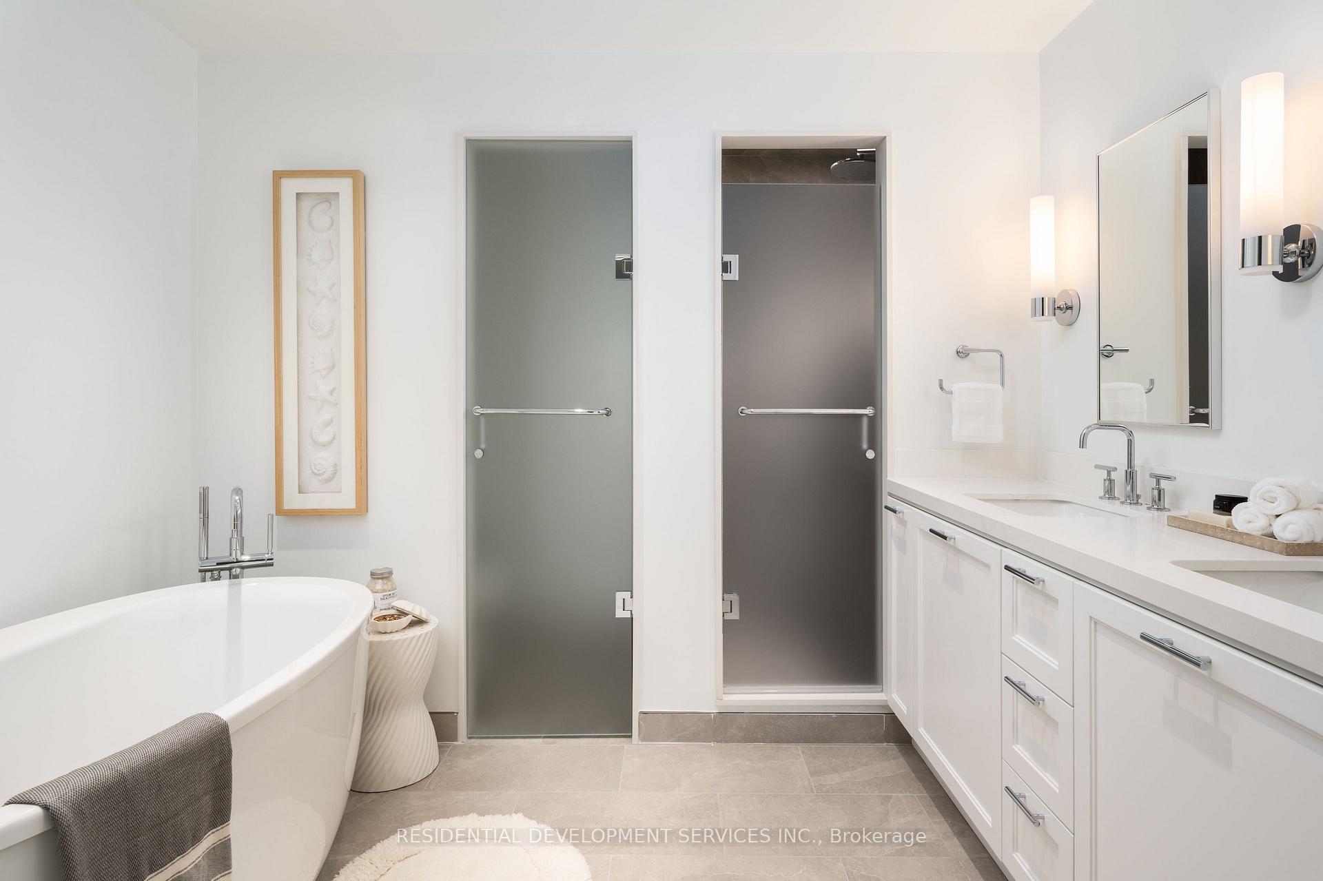 2 Bedrooms Condo at 1 Strathgowan,  Toronto For sale