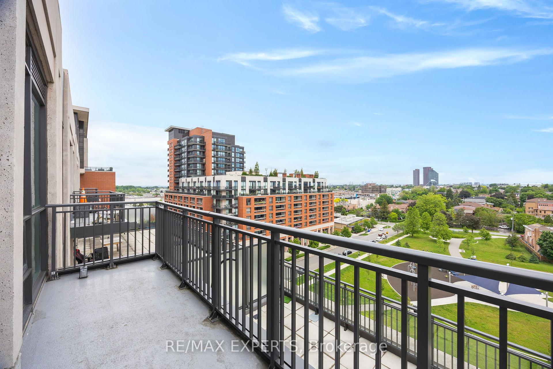 3 Bedrooms Condo at 36 Via Bagnato, Toronto For sale
