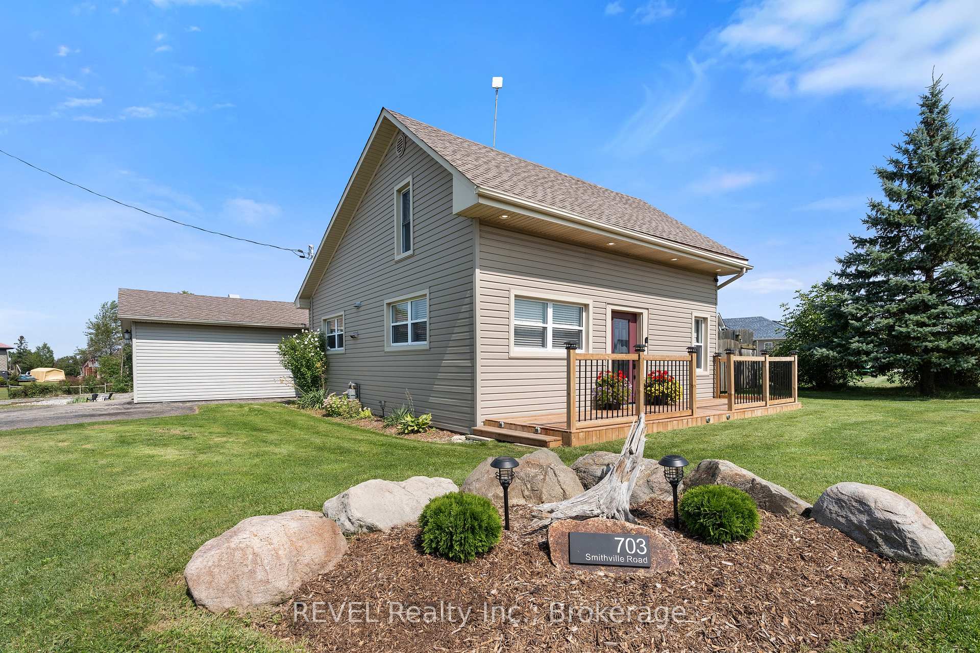 703 Smithville Road, West Lincoln, ON L0R 2J0