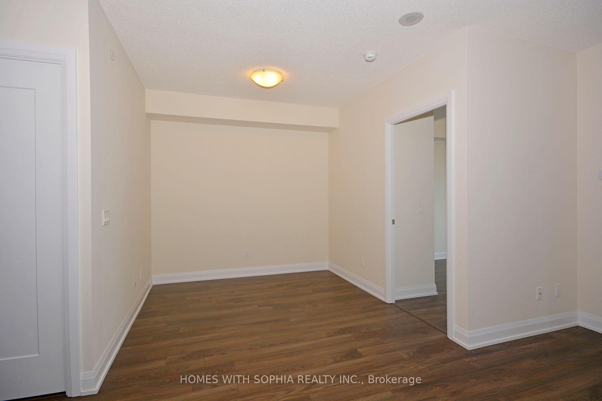 2 Bedrooms Condo at 18 Graydon Hall, Toronto For sale