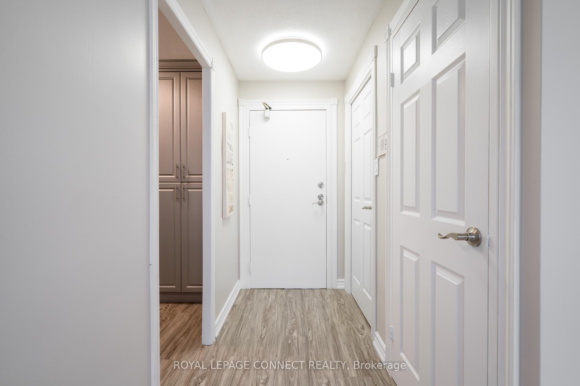 2 Bedrooms Condo at 270 Palmdale,  Toronto For sale