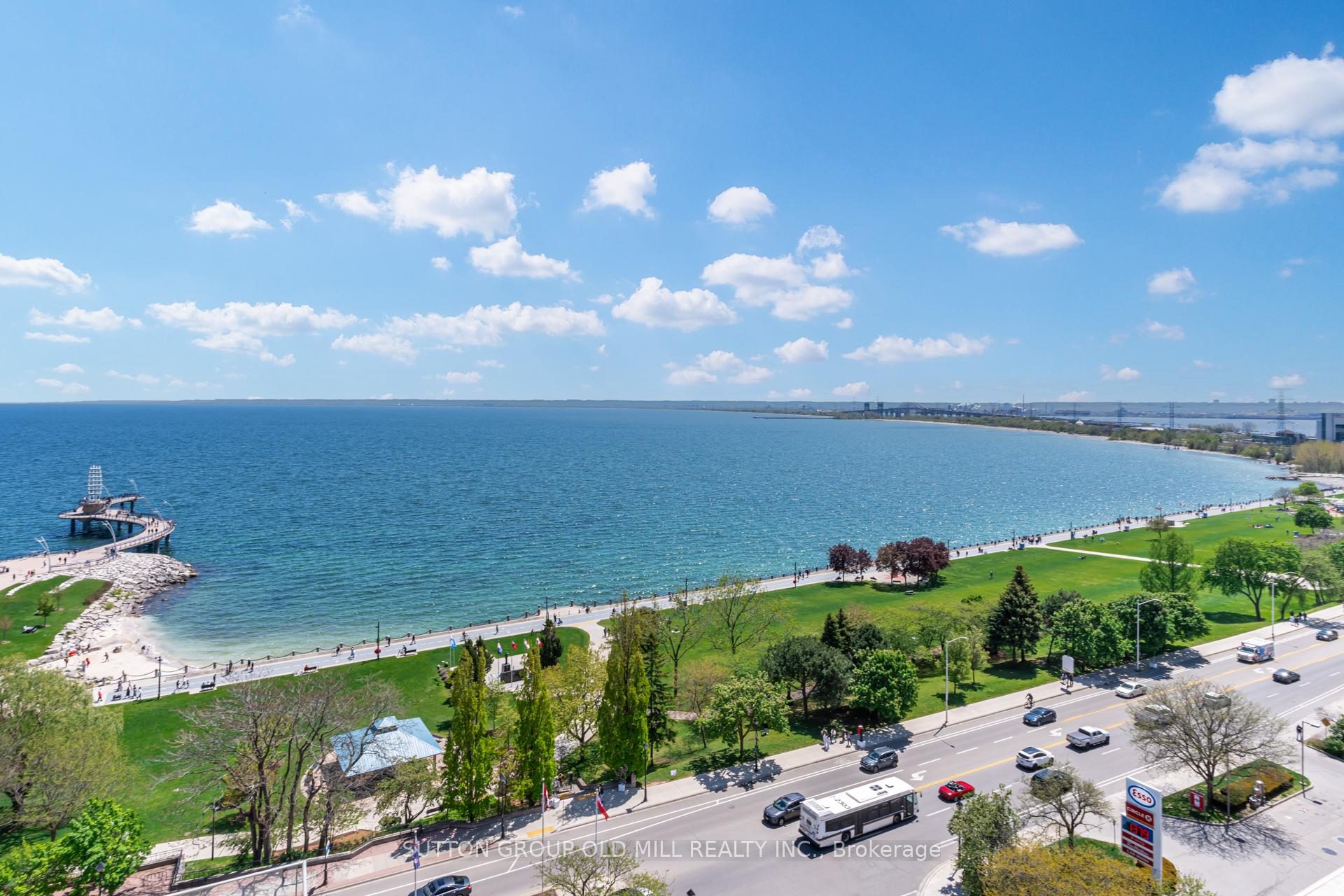 1 Bedroom Condo at 415 Locust, Burlington For sale