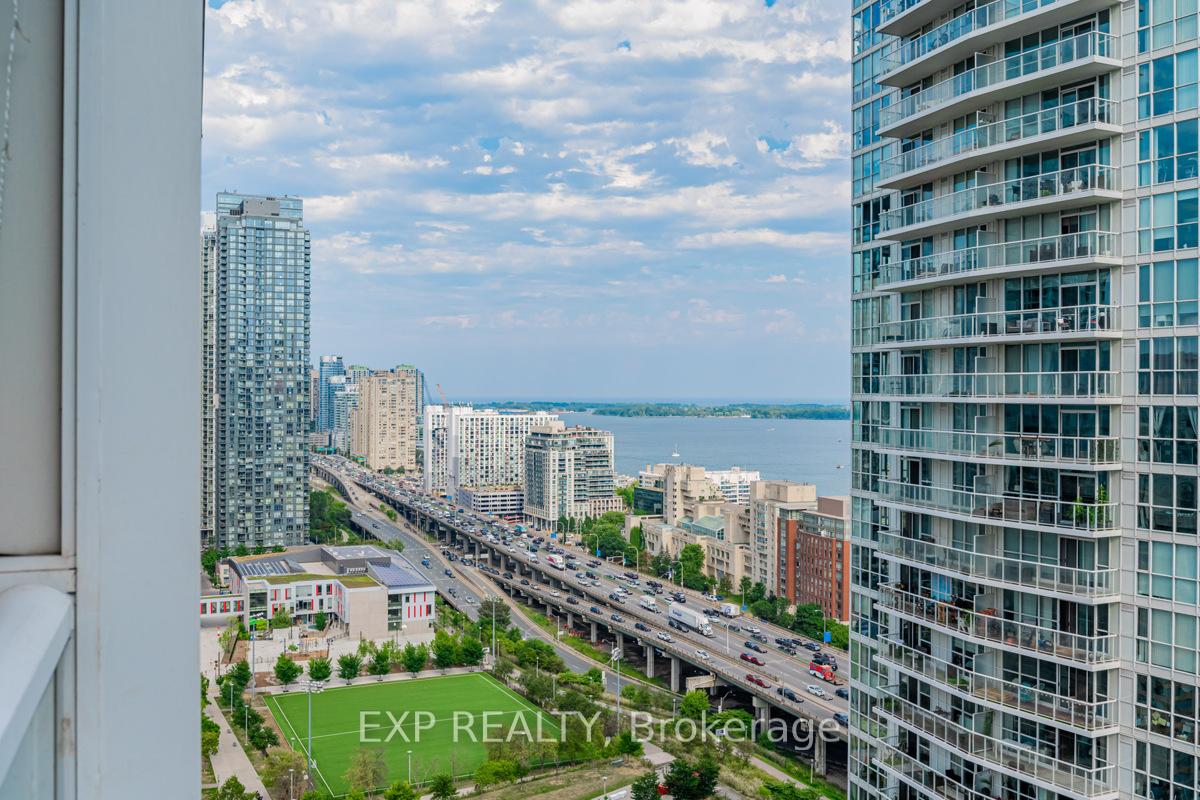 2 Bedrooms Condo at 85 Queens Wharf, Toronto For sale