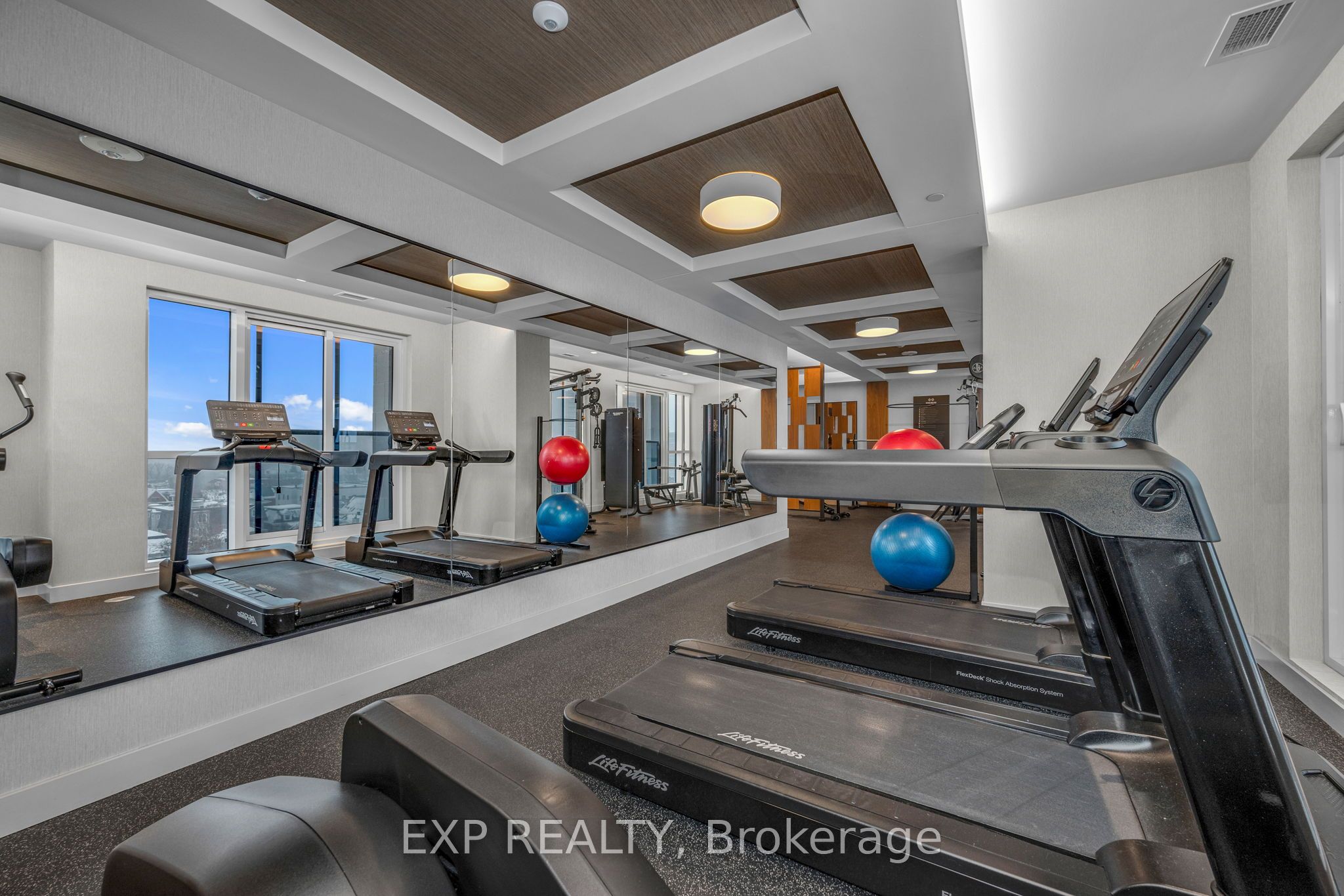 560 Rideau Street, #421