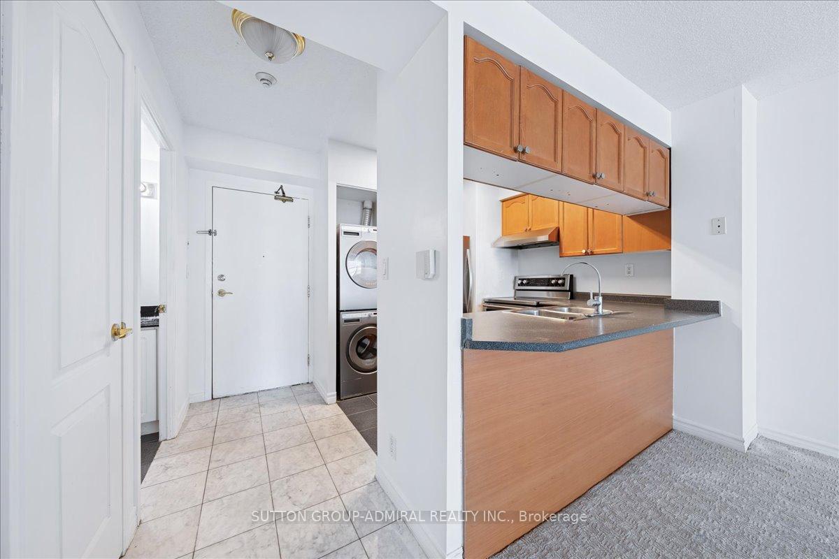 2 Bedrooms Condo at 745 New Westminster, Vaughan For sale