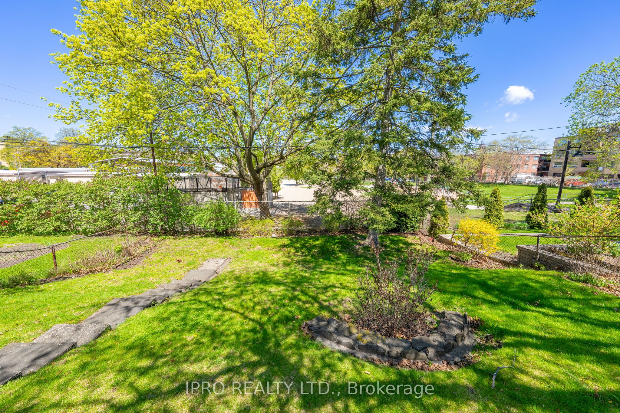 32 Cloverhill Road