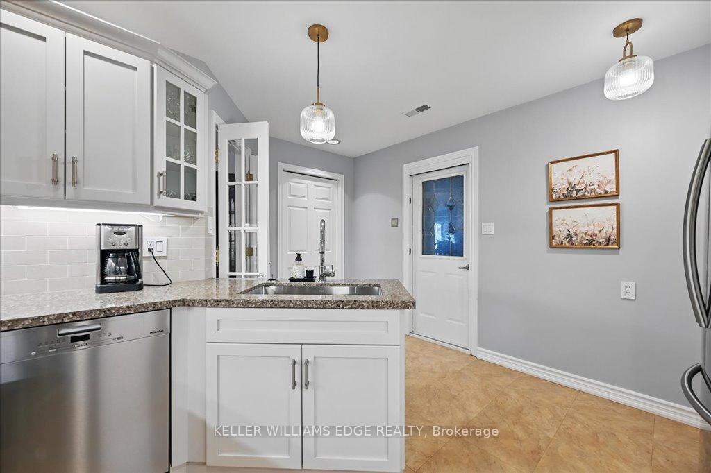 2 Bedrooms Condo at 3230 New,  Burlington For sale