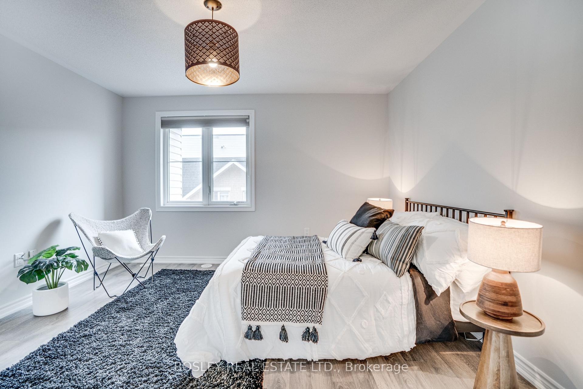2 Bedrooms Condo at 390 Hopewell, Toronto For sale