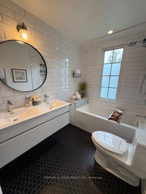 2 Bedrooms Condo at 93 Douglas, Toronto For sale