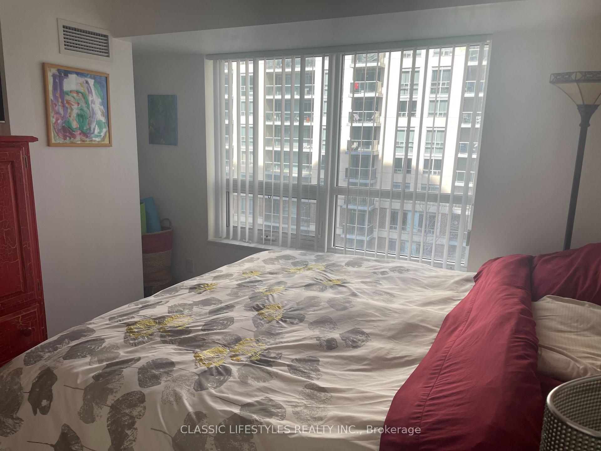 2 Bedrooms Condo at 1 Michael Power,  Toronto For sale